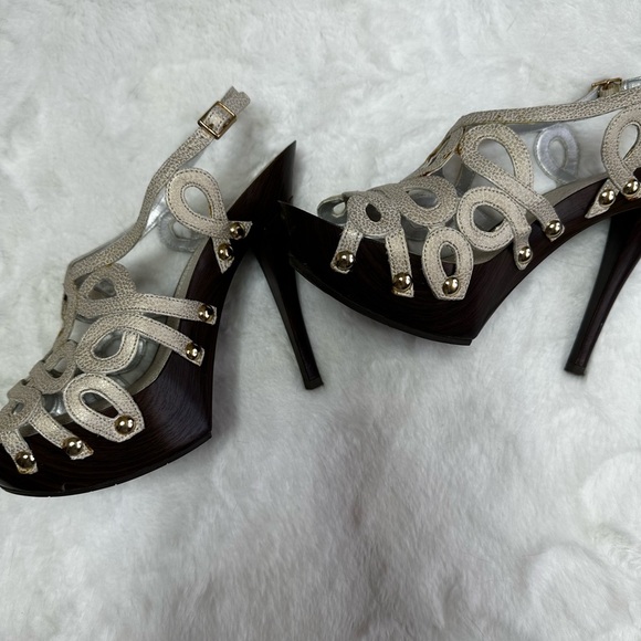 Jessica Simpson Elegant ivory Strappy Sandals - Picture 2 of 4